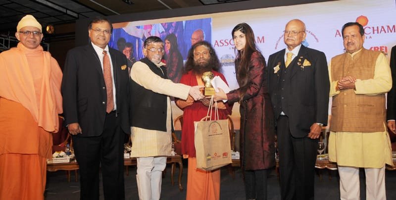 The Minister of State for Textiles (Independent Charge), Shri Santosh Kumar Gangwar..