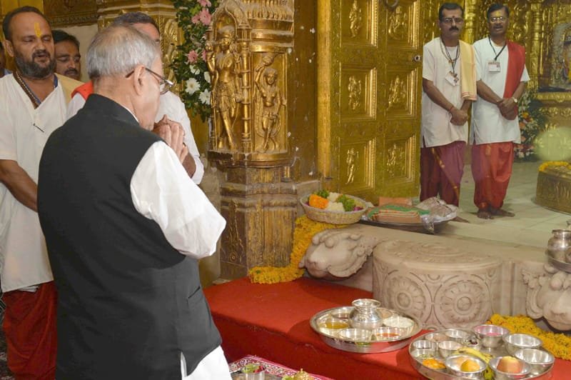 The President, Shri Pranab Mukherjee visiting the Somnath Temple, in Gujarat