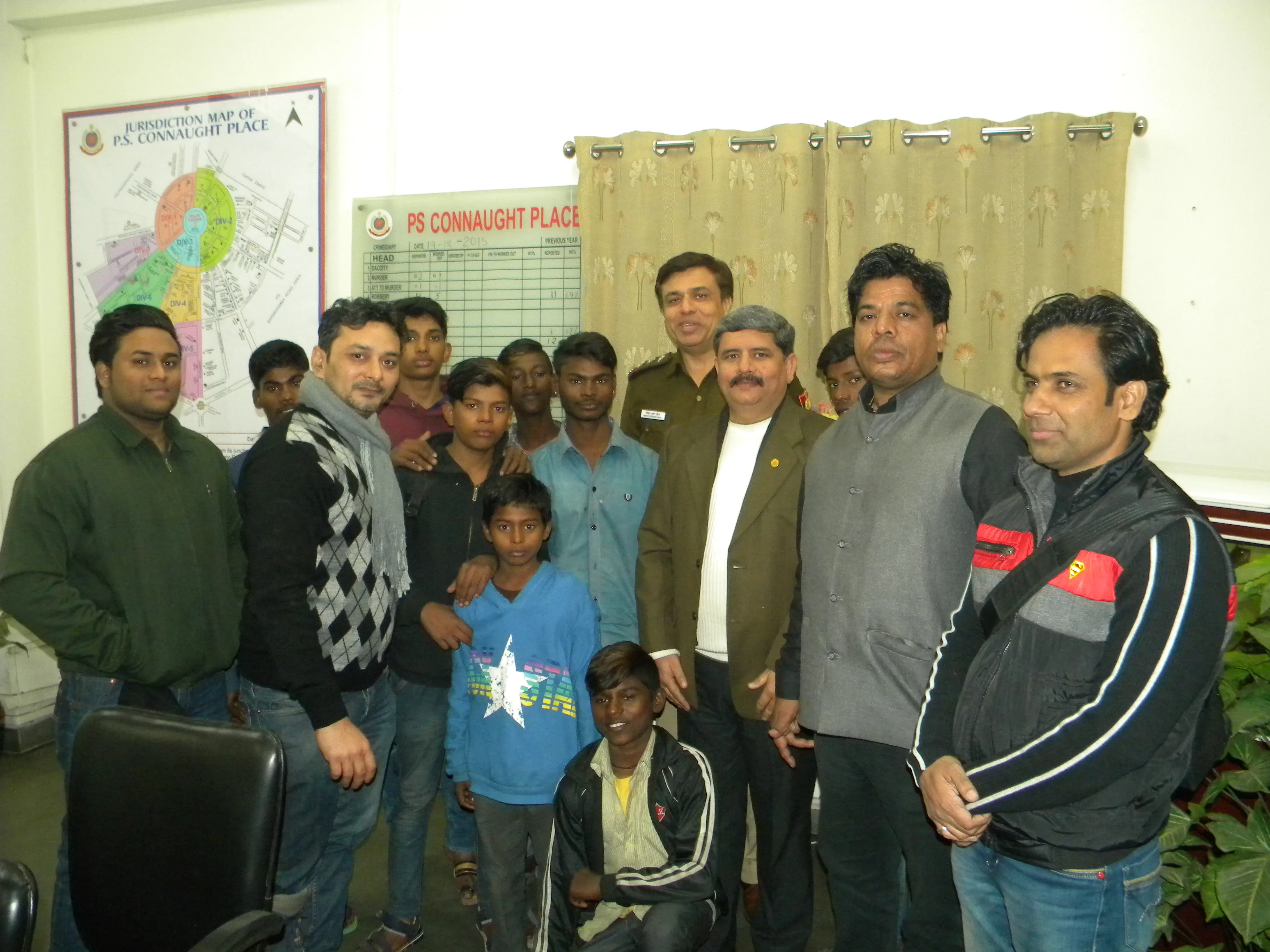 SHO CONNAUGHT PLACE MUKESH WALIA HONORED BY ROSHNI SUN LIFE FOUNDATION