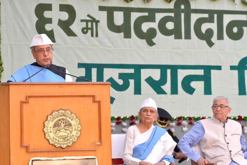 The President, Shri Pranab Mukherjee addressing at the 62nd convocation of Gujarat Vidyapith..