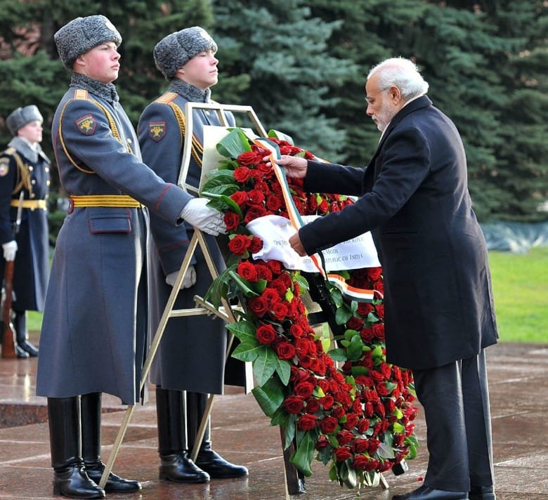 The Prime Minister, Shri Narendra Modi laying wreath at the Tomb of the Unknown Soldier,..