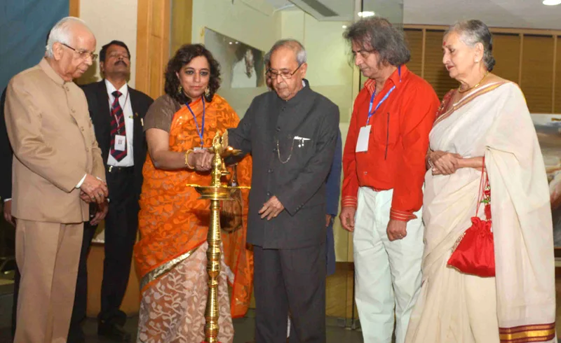 The President, Shri Pranab Mukherjee lighting the lamp to inaugurate the exhibition of Shri Shahbuddin Ahmed, organised by the Ganges Art Gallery, at ICCR, Kolkata, in West Bengal