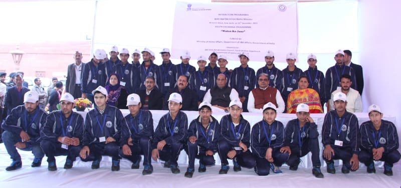 The Union Home Minister, Shri Rajnath Singh in a group photograph with the …