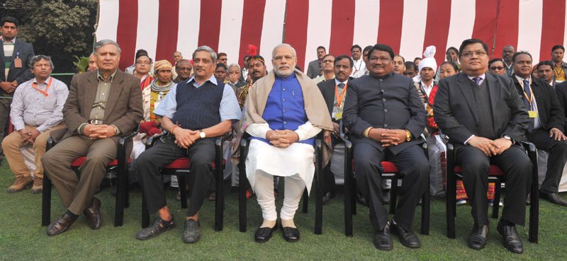 The Prime Minister, Shri Narendra Modi and the Union Minister for Defence, Shri Manohar Parrikar..