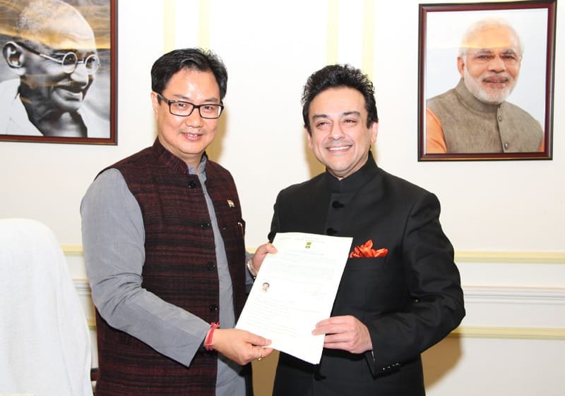 The Minister of State for Home Affairs, Shri Kiren Rijiju presenting the Certificate of..