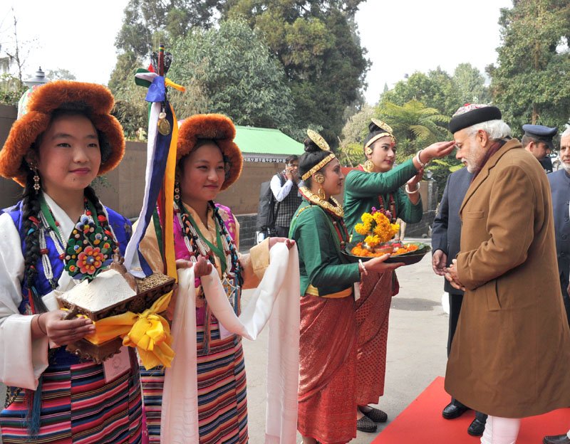 The Prime Minister, Shri Narendra Modi being given a traditional welcome on his arrival, in Gangtok