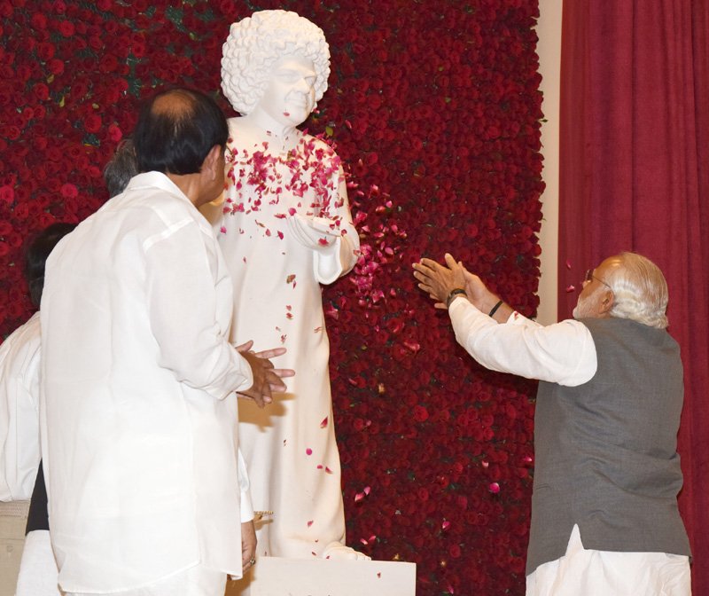 The Prime Minister, Shri Narendra Modi unveiled a statue of Sri Sathya Sai Baba, ..