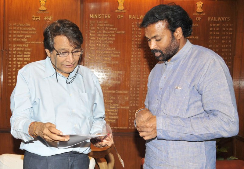 The MP, Lok Sabha, Karnataka, Shri B. Sreeramulu calling on the Union Minister..