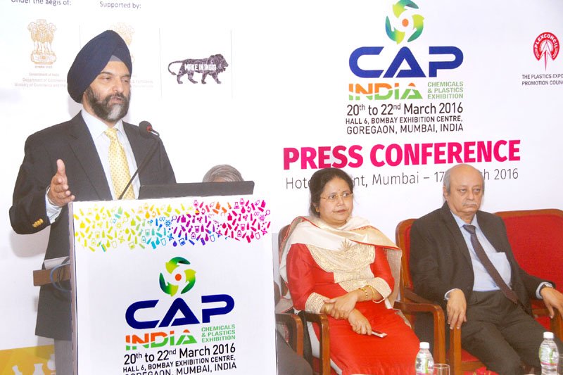 The Joint Secretary, Ministry of Commerce, Shri Bhupinder Singh Bhalla briefing..