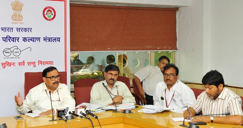 The AS & MD, Ministry of Health and Family Welfare, Shri C.K. Mishra interacting with ..