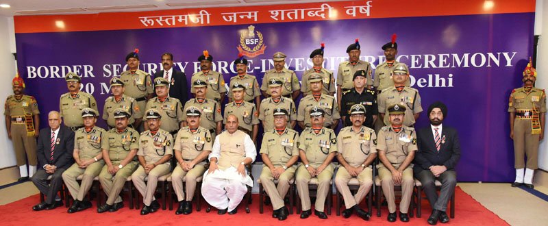The Union Home Minister, Shri Rajnath Singh with the Awardees at the 14th BSF Investiture Ceremony- 2016, in New Delhi