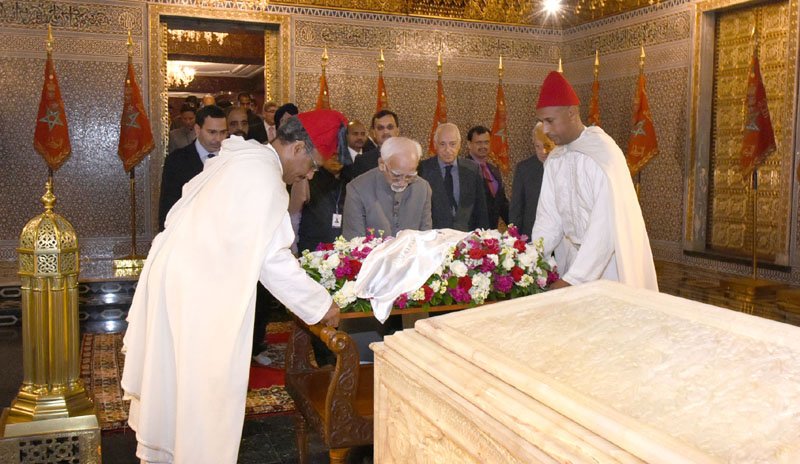 The Vice President, Shri M. Hamid Ansari laying wreath at the Mausoleum of ..