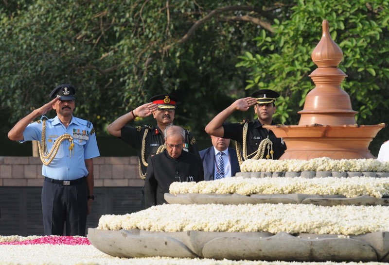 The President, Shri Pranab Mukherjee paying homage at the Samadhi of the former Prime Minister,..