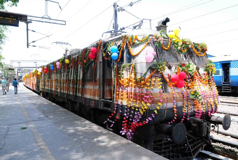A new AC Weekly Express train between H. Nizamuddin-Pune, inaugurated by ..
