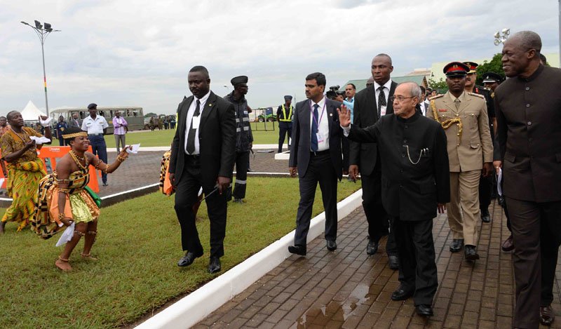 President, Shri Pranab Mukherjee during his Ceremonial Welcome at Kotoka International Airport, in Accra, Ghana