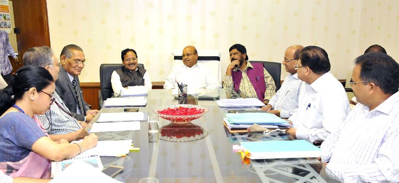 The Social Welfare Minister of Maharashtra, Shri Rajkumar S. Badole calling on ..