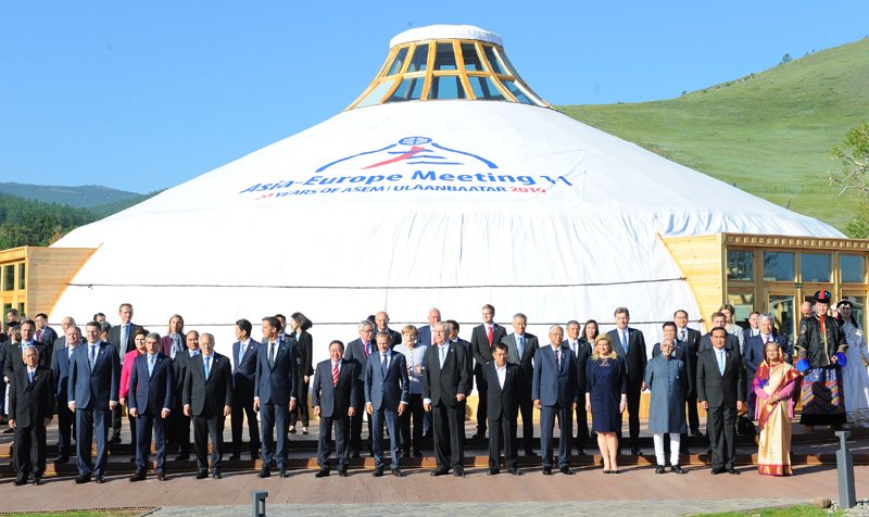 The Vice President, Shri M. Hamid Ansari in a family photo at the 11th ASEM Summit, in Ulaanbaatar, Mongolia