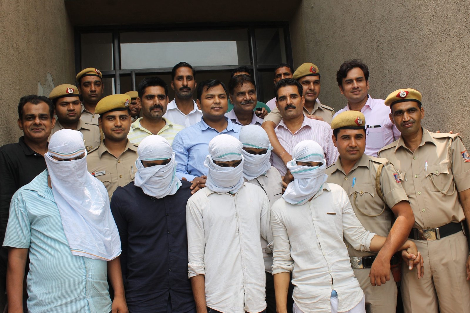 SENSATIONAL DAY LIGHT ROBBERY WITH THE SALESMAN OF A GARMENT FIRM OF GANDHI NAGAR MARKET SOLVED