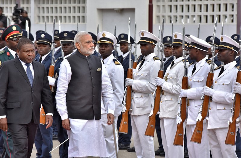 The Prime Minister, Shri Narendra Modi inspecting the Guard of Honour, during ..