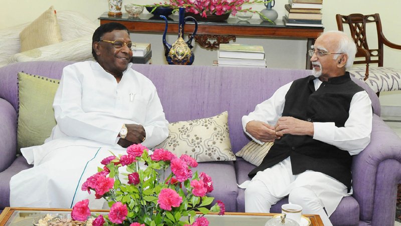 The Chief Minister of Puducherry, Shri V. Narayanasamy calling on the Vice President, Shri M. Hamid Ansari, in New Delhi