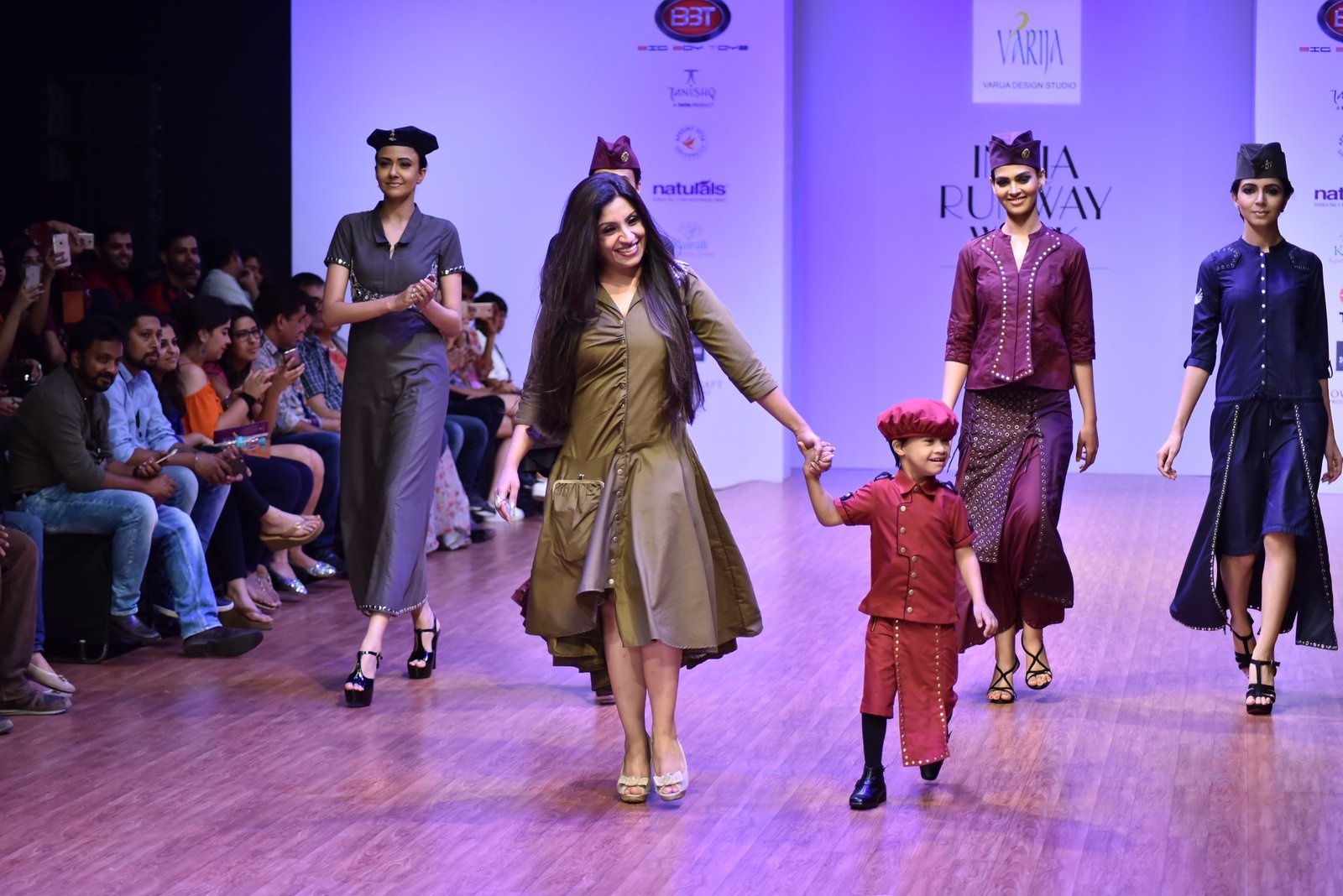 MEET THE SUPER HEROES WHO FIGHTS BATTLE IN REAL LIVES TO PROTECT OTHERS