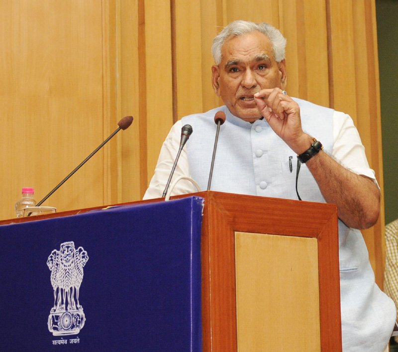 The Minister of State for Consumer Affairs, Food and Public Distribution, Shri C.R. Chaudhary ..