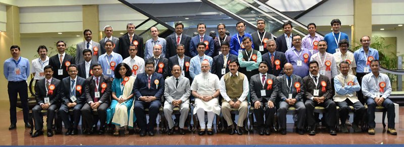 The Prime Minister, Shri Narendra Modi with the Awardee Scientists ..