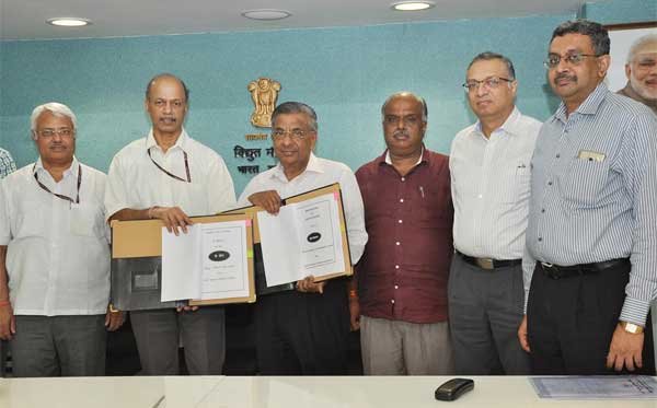 PFC SIGNS PERFORMANCE RELATED MOU WITH MOP