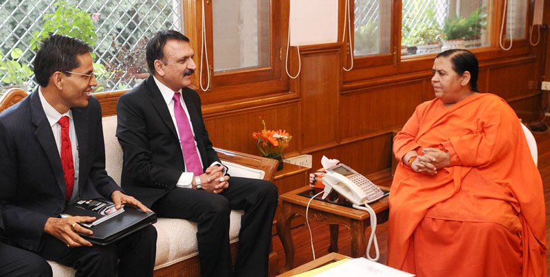 The Foreign Minister of Nepal, Dr. Prakash Sharan Mahat meeting the Union Minister..