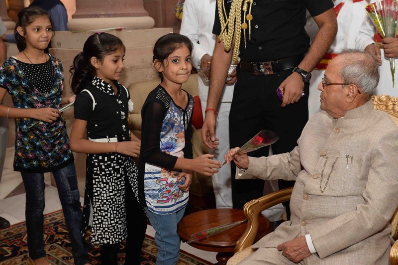 The President, Shri Pranab Mukherjee receiving Diwali Greetings from..
