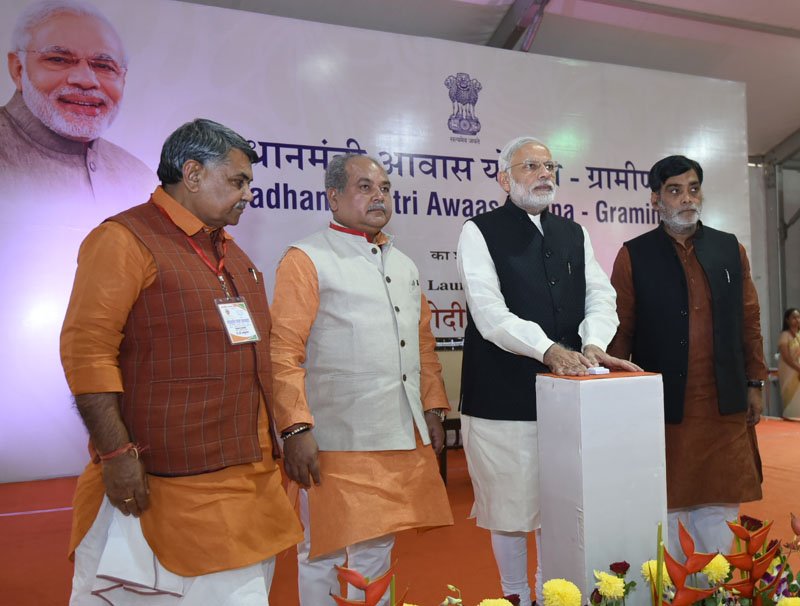 The Prime Minister, Shri Narendra Modi launches Pradhan Mantri Awas Yojana..