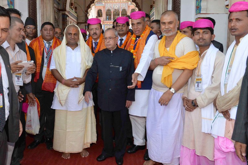 Shri Pranab Mukherjee visiting the Janaki Temple, at Janakpur, in Nepal