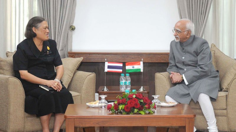 The Vice President, Shri M. Hamid Ansari meeting the Princess Maha ..