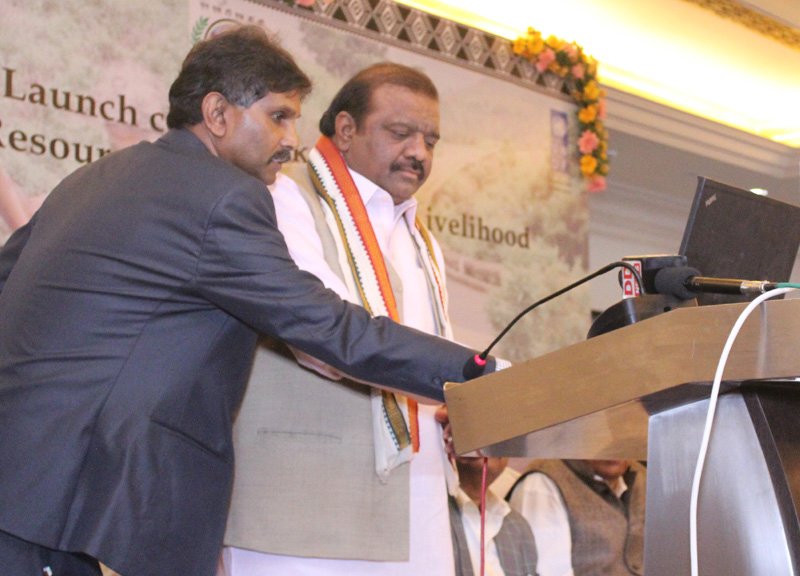 The Minister of State for Tribal Affairs, Shri Jaswantsinh Sumanbhai Bhabhor ..