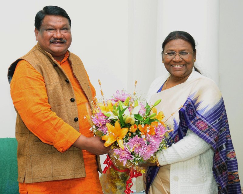 The Governor of Jharkhand, Smt. Draupadi Murmu meeting the Union Minister..