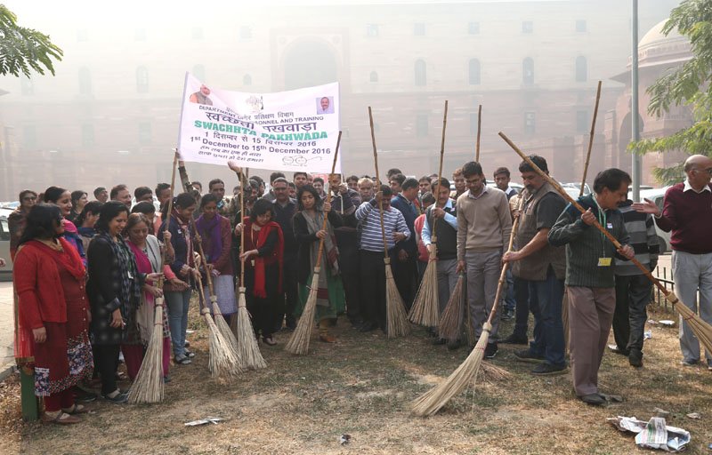 The Joint Secretary, Ms. Archana Varma leading the ‘Shramdaan’, at North Block..
