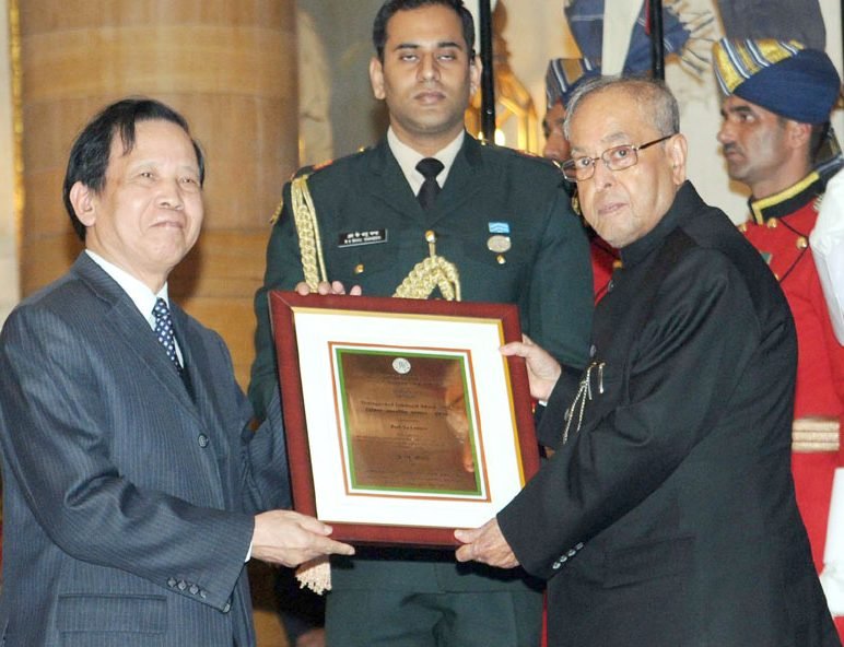The President, Shri Pranab Mukherjee presenting the second ICCR..
