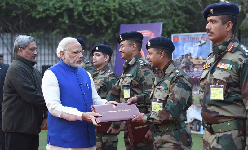 The Prime Minister, Shri Narendra Modi presents certificates to ..