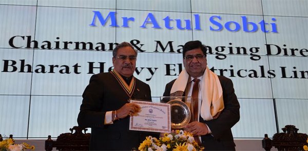 ATUL SOBTI,CMD,BHEL HONOURED BY  THE INSTITUTION OF ENGINEERS..