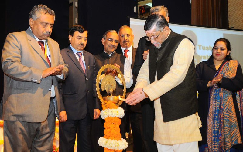 The Minister of State for Finance, Shri Santosh Kumar Gangwar..