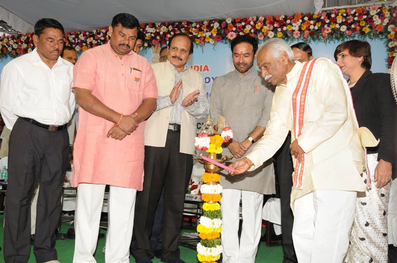 The Minister of State for Labour and Employment (Independent Charge),..