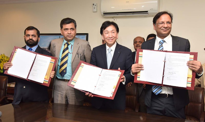 The Secretary, (Sports), Shri Injeti Srinivas with the representatives of ..