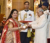 The President, Shri Pranab Mukherjee presenting the Padma Shri Award..