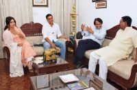 SURESH PRABHU LAUDS AKSHAY KUMAR FOR SPREADING AWARENESS ON SWACHH BHARAT ABHIYAN