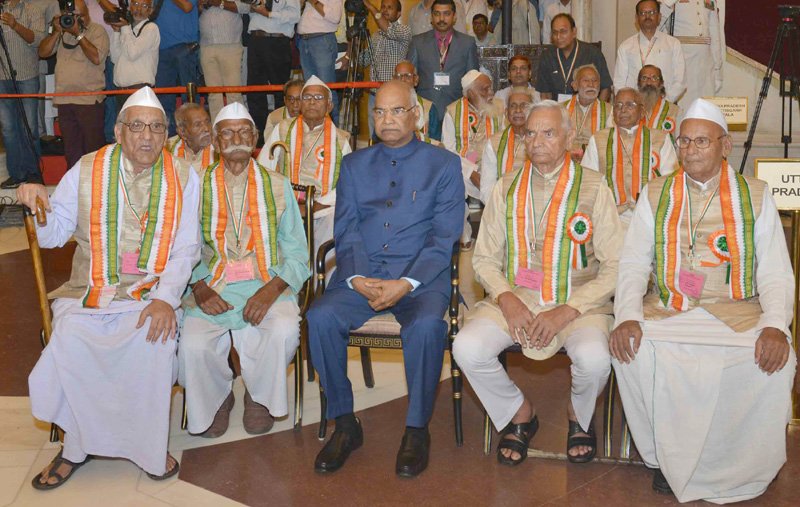 PRESIDENT OF INDIA MEET FREEDOM FIGHTERS DURING AT HOME FUNCTION