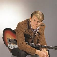 LEGENDARY SINGER GLEN CAMPBELL KNOWN FOR 1975 HIT “RHINESTONE COWBOY” DIES AT 81