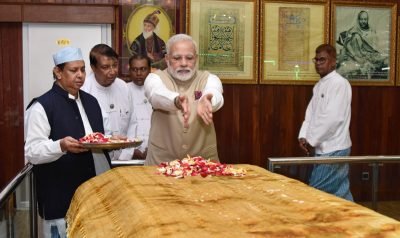 PRIME MINISTER PAYS TRIBUTE AT MAZAR OF BAHADUR SHAH ZAFAR AT MYANMAR