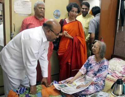 Thaawar Chand Gehlot visits an Old Age Home at Panchkula
