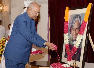 PRESIDENT PAYS FLORAL TRIBUTE TO DR.APJ ABDUL KALAM FORMER PRESIDENT ON HIS BIRTH ANNIVERSARY