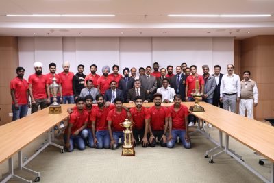Punjab National Bank Managing Director  felicitates PNB Hockey Players